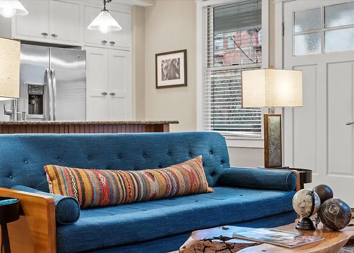 Shadyside Townhome Villa Pittsburgh