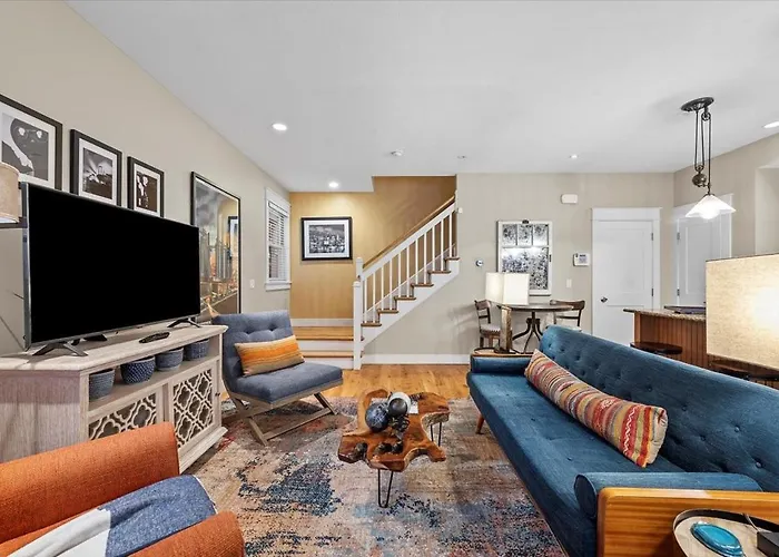 Villa Shadyside Townhome *